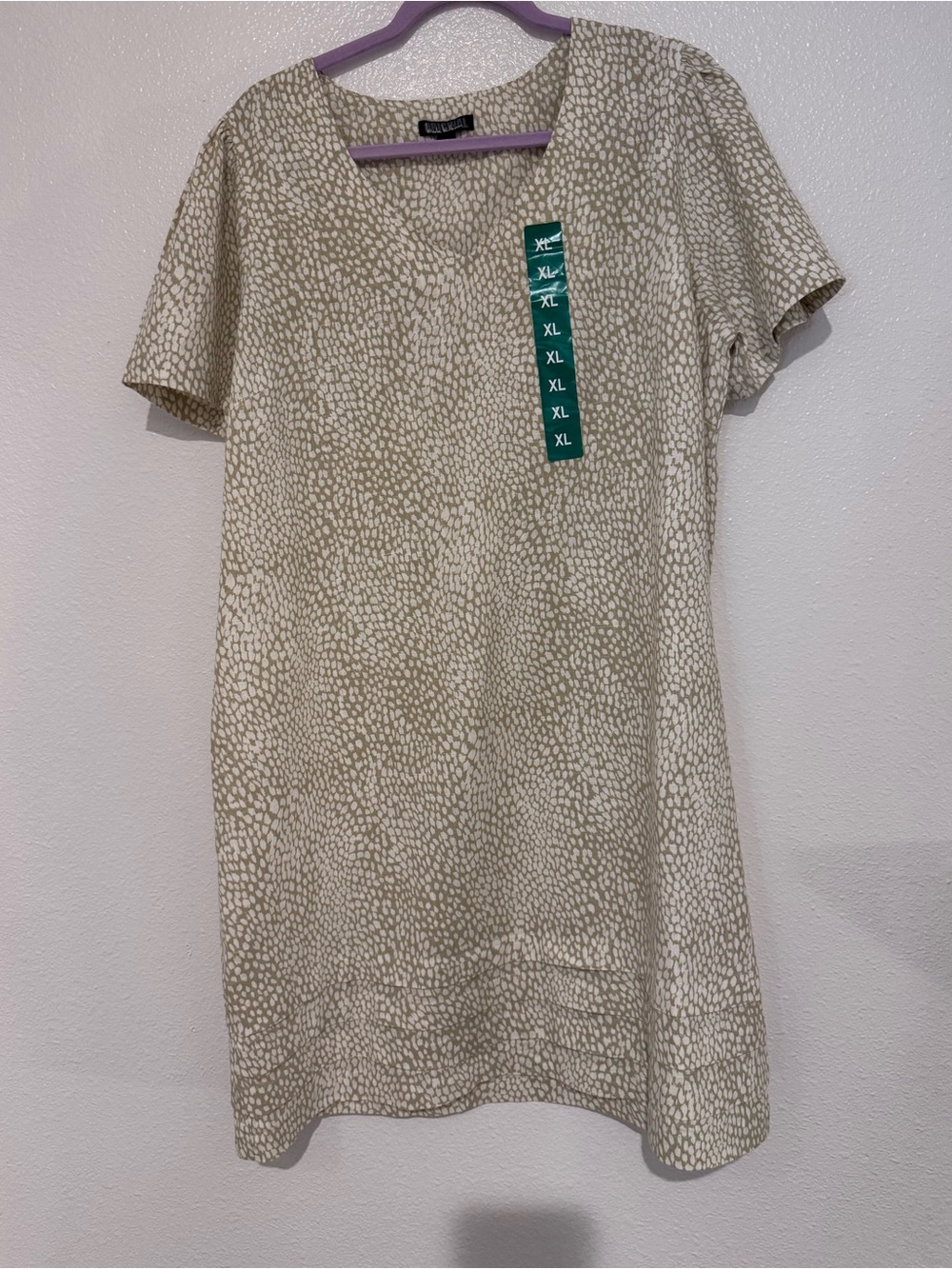 Nicole Miller Beige and White Pebble-Print Midi Dress